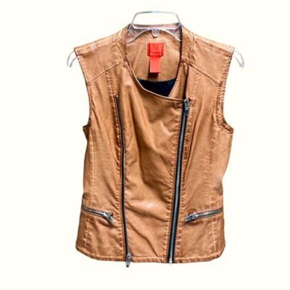 V Cristina Carmel/Brown Faux Leather Vest Size Small NEW - Picture 1 of 6